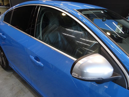 ボルボ ｓ６０ リアガラス５面断熱フィルム 運転席 助手席 透明断熱フィルム 富士市 ｎ様 Blog カーフィルム専門店シーツー ビセン